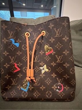 LOUIS VUITTON Love Lock NeoNoe Monogram Shoulder Bag Brown Multicolor